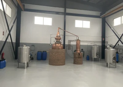 Nave industrial para la producción de ginebra